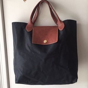 Long Champ Med Black Bag